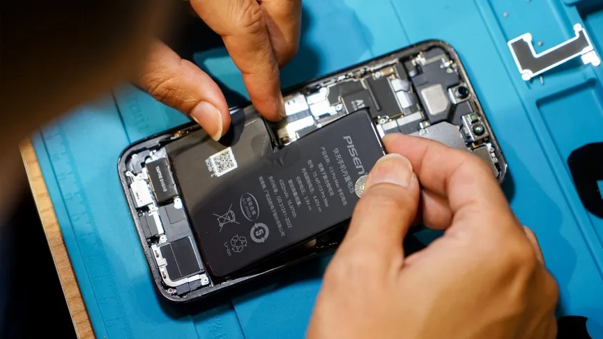 co-nen-thay-pin-pisen-cho-iphone-4